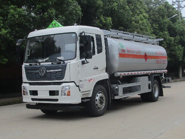 天威緣牌TWY5181GYYD6型運(yùn)油車