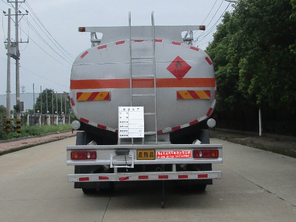天威緣牌TWY5181GYYD6型運(yùn)油車